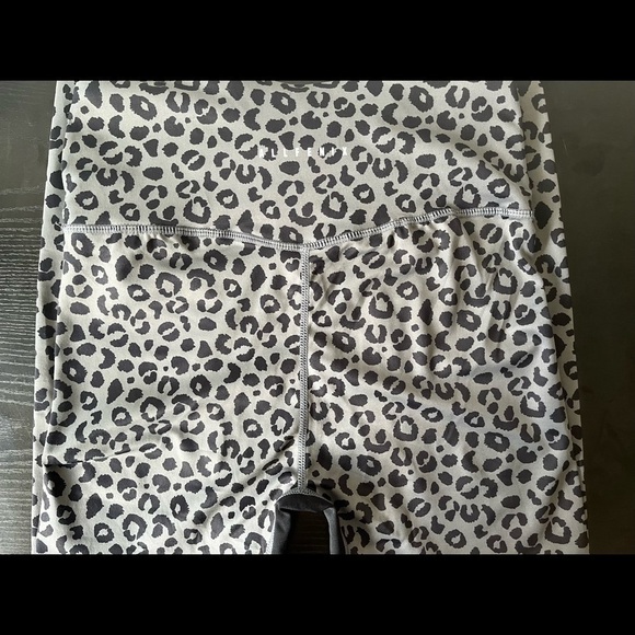 Allfenix Women’s Charcoal Jagger 7/8 Leggings‎ Size Small NWT #cheeta Run… - Picture 2 of 6
